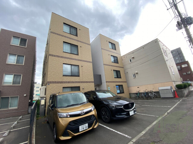 建物外観　札幌市東区北３６条東「ガーデンコート壱番館」