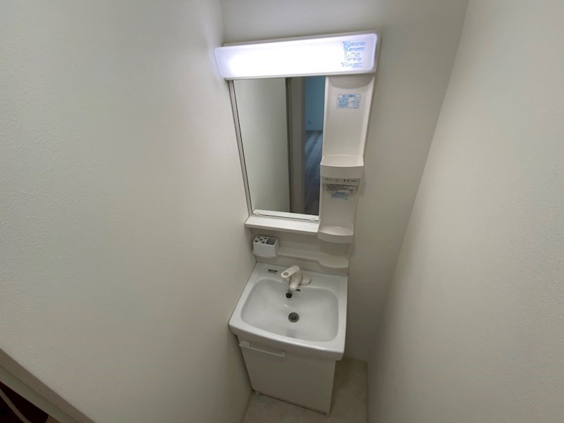 洗面設備　同一物件別部屋写真