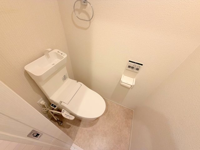 トイレ　綺麗なトイレにはウォシュレット標準装備です。