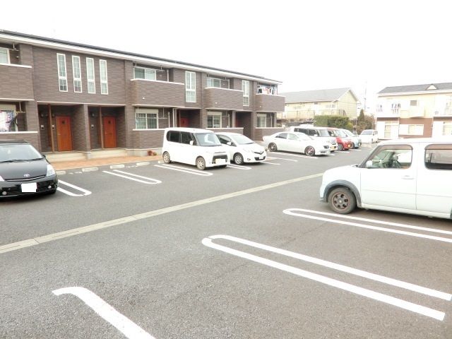 駐車場　敷地内にあるので便利です。