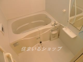 バス・シャワールーム　追い焚き・浴室暖房乾燥機あり