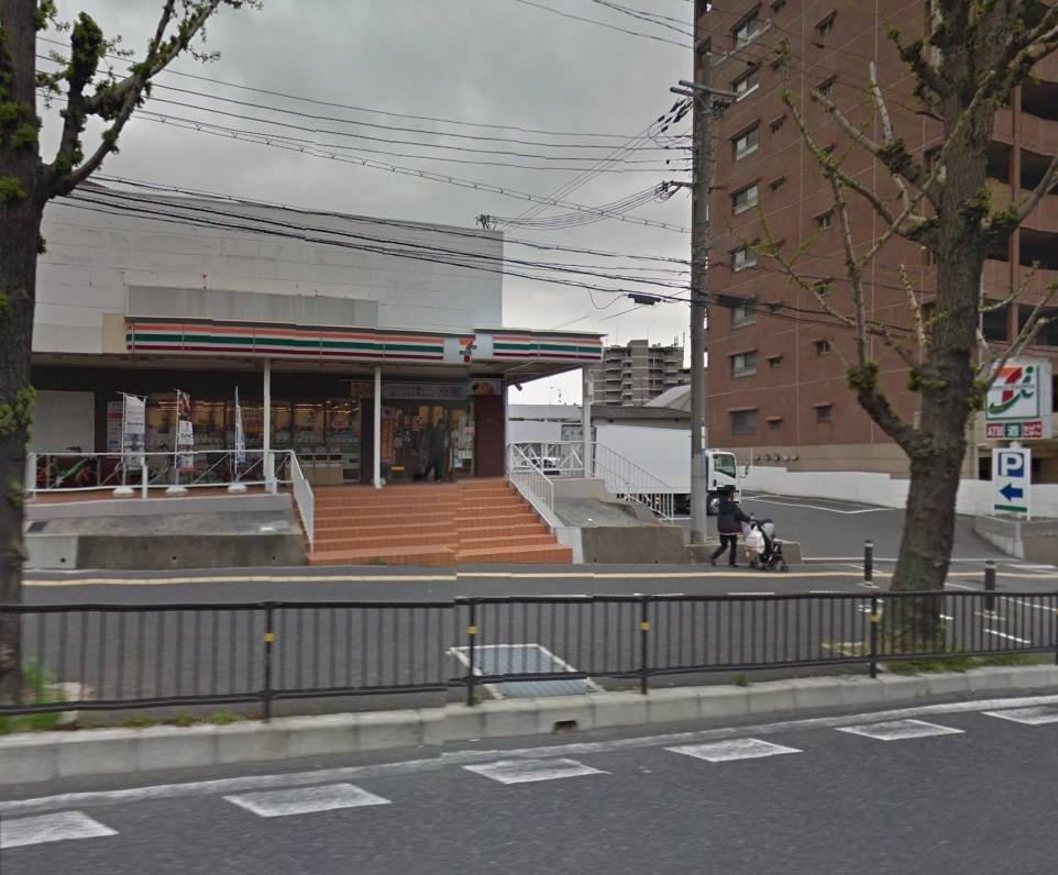 コンビニ　セブンイレブン 吹田江坂町5丁目店（コンビニ）まで792m