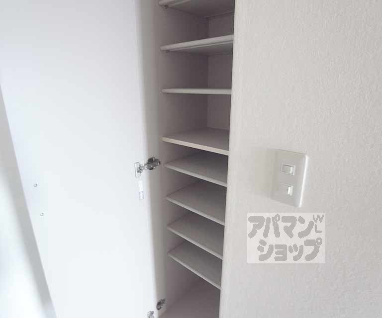 収納　シューズボックス。