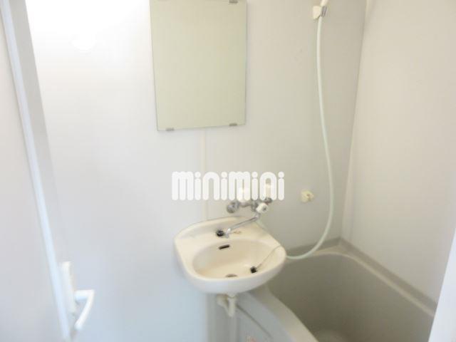 洗面設備　２点ユニットになりますので、浴室に洗面台がございます。