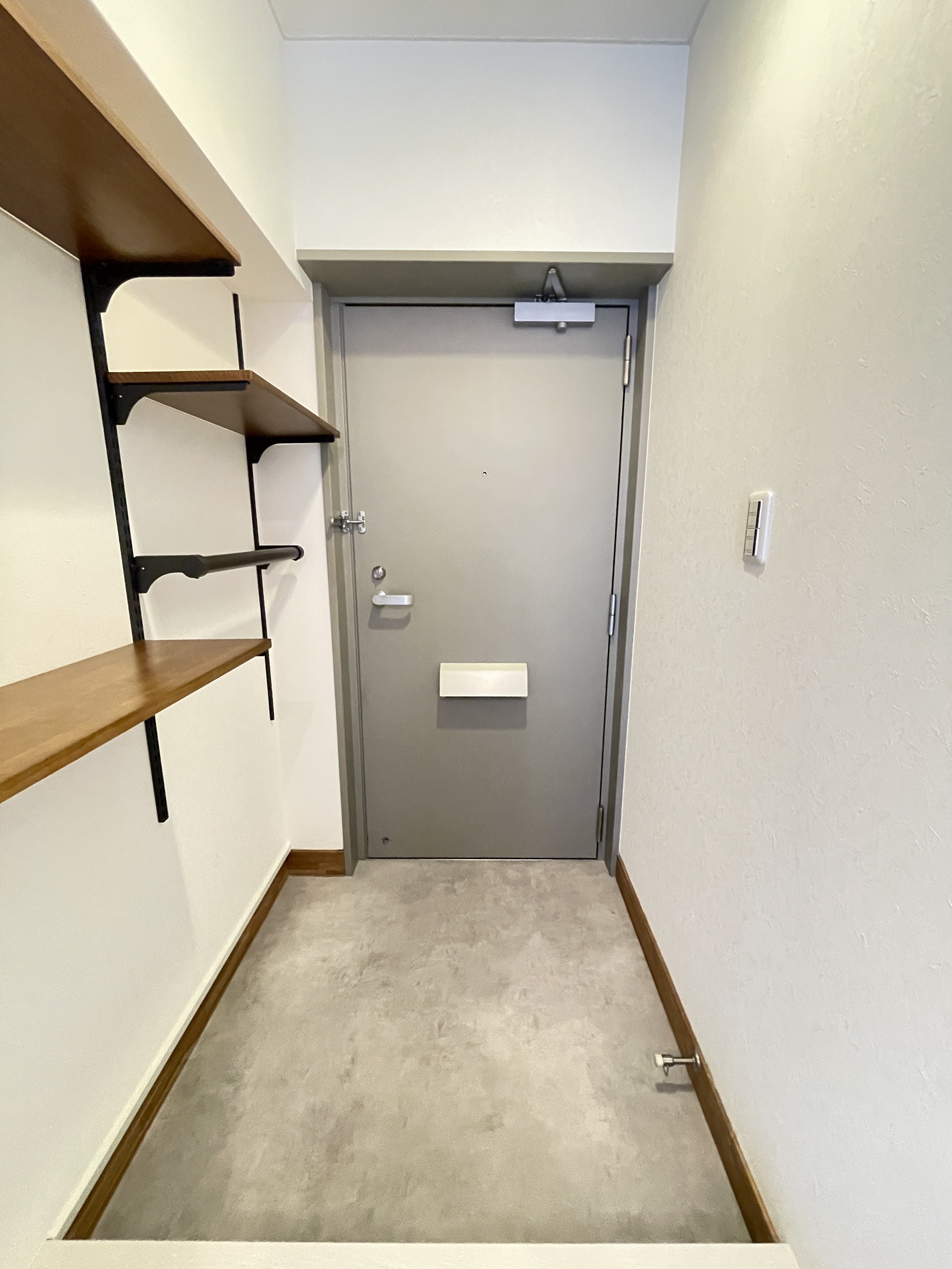 山科市営住宅 2棟の玄関写真