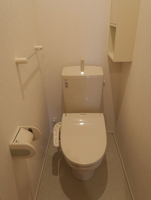 【新発田市城北町のアパートのトイレ】