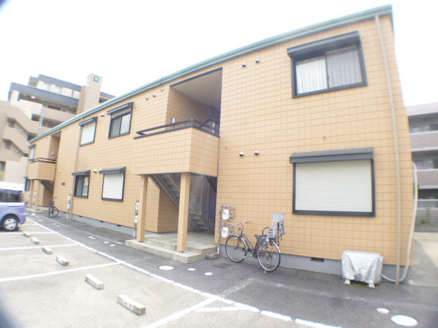 神戸市東灘区深江本町のアパートの建物外観