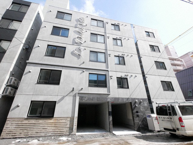 北海道札幌市中央区北四条西１３（マンション）の賃貸物件の外観