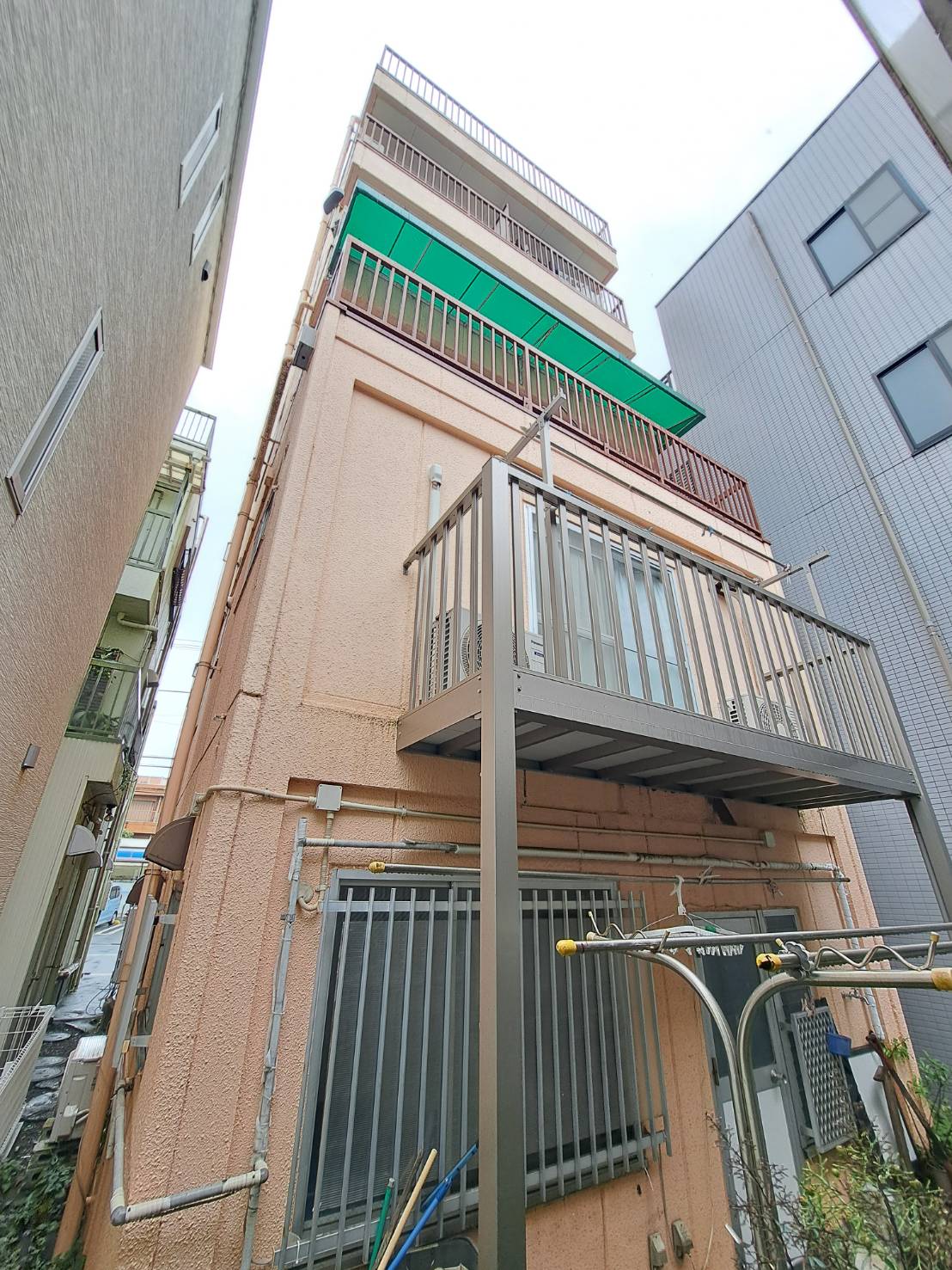 川崎市川崎区渡田のマンションの建物外観