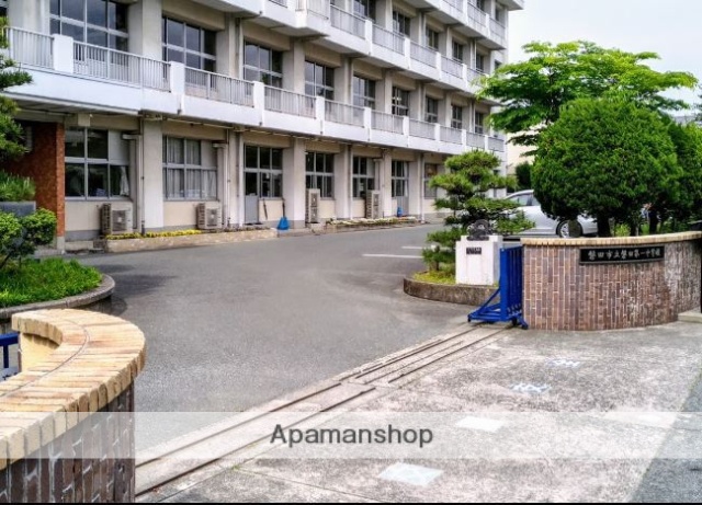 中学校　磐田第一中学校（中学校）まで479m