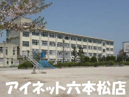 【福岡市城南区鳥飼のマンションの小学校】