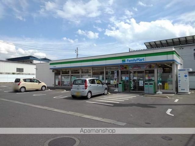 コンビニ　ファミリーマート（コンビニ）まで722m