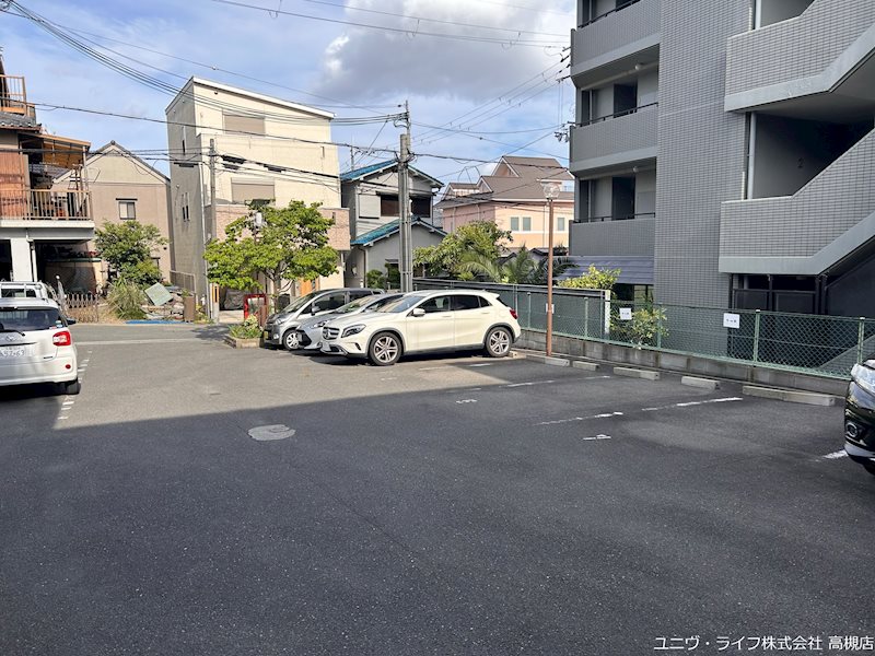 【ユニバーサルコートの駐車場】