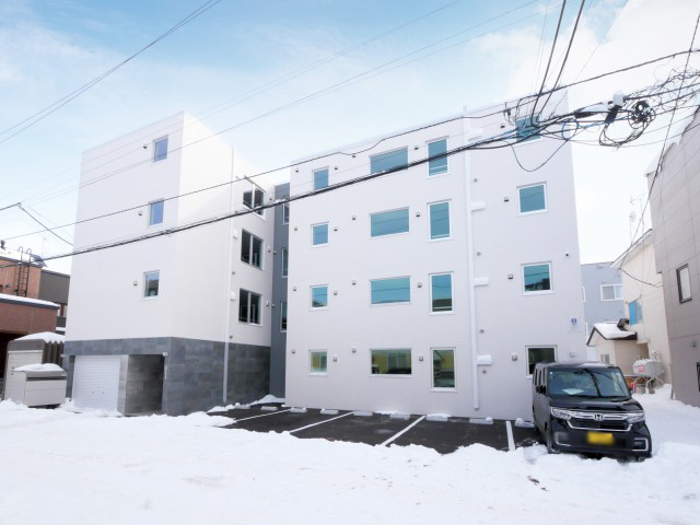 札幌市白石区栄通のマンションの建物外観