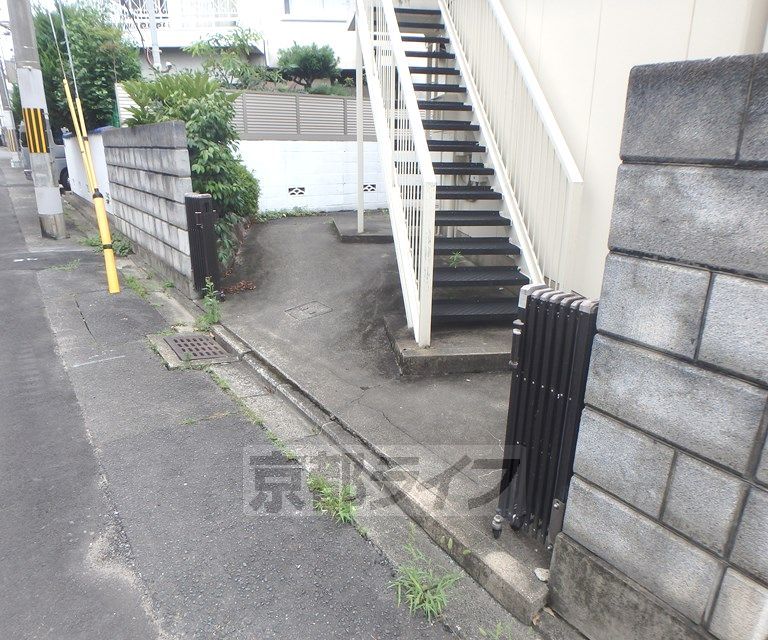 その他共有部分　建物入り口です。