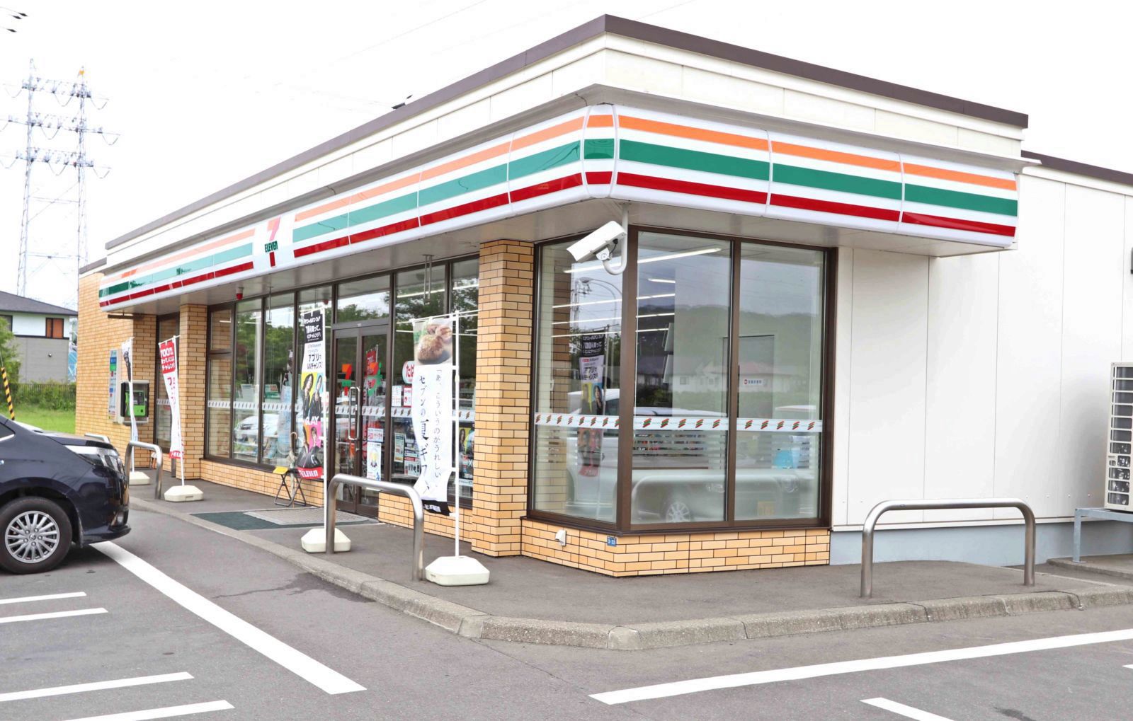 コンビニ　セブンイレブン静内旭店（コンビニ）まで440m