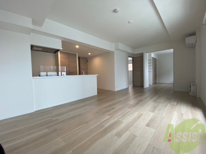 居室・リビング　広くてきれいなリビングです！快適に過ごせそうですね。