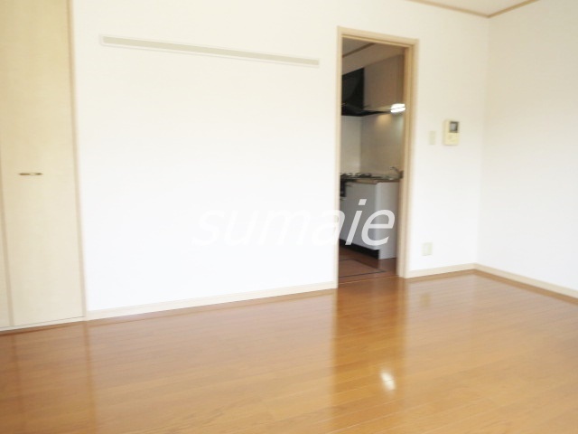 その他部屋・スペース　バルコニー側から居室をパチリ★