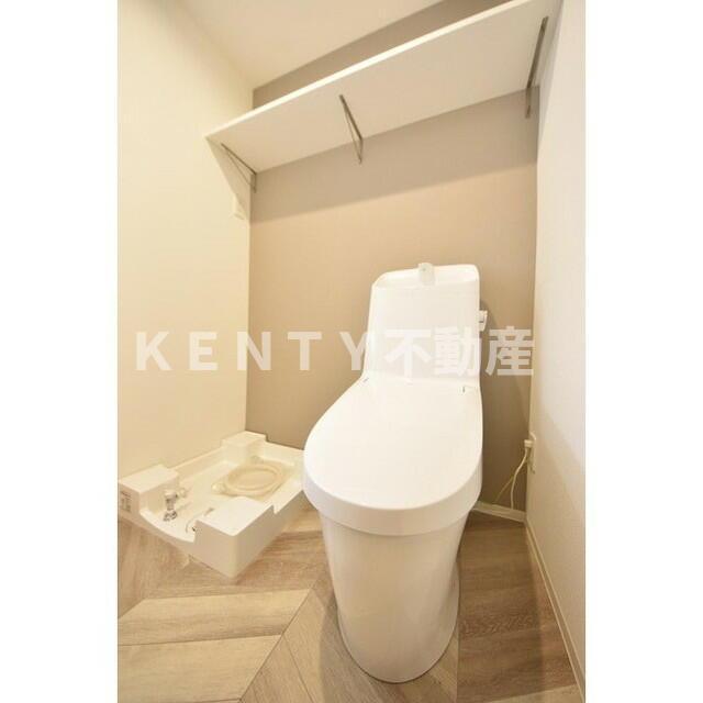 トイレ　落ち着いた色調のトイレです