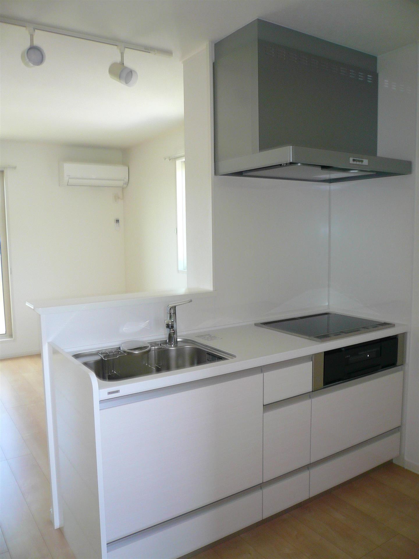 バス・シャワールーム　ゆとりのあるシステムキッチン！