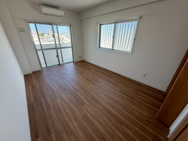 居室・リビング　ヴィアレ三原（ＴＹ）★那覇市三原エリア