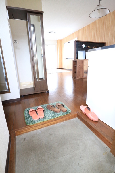 玄関　下駄箱完備！