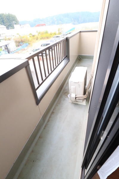 バルコニー　広々バルコニー