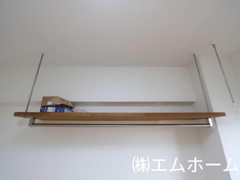 収納　収納棚付き