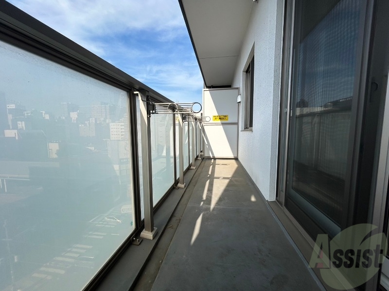 バルコニー　バルコニーです。洗濯物を干したり一息ついたりできますね！