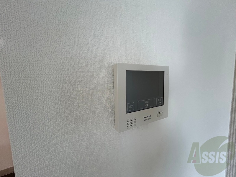 セキュリティ　ＴＶモニター付インターホンです。来客者の顔が見えるので安心！