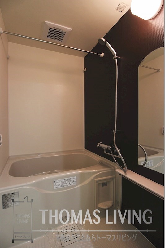 バス・シャワールーム　追い焚き機能が備わったお風呂です。