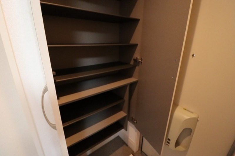 玄関　図面と現状に相違がある場合には現状を優先