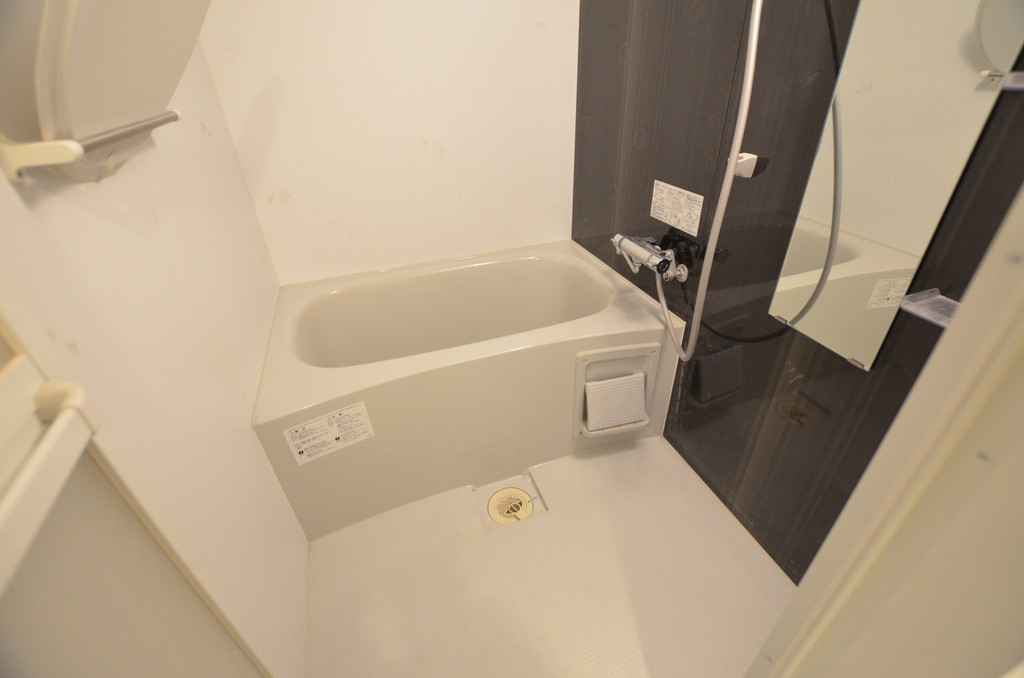 バス・シャワールーム　退去前につき、同タイプの参考写真です。