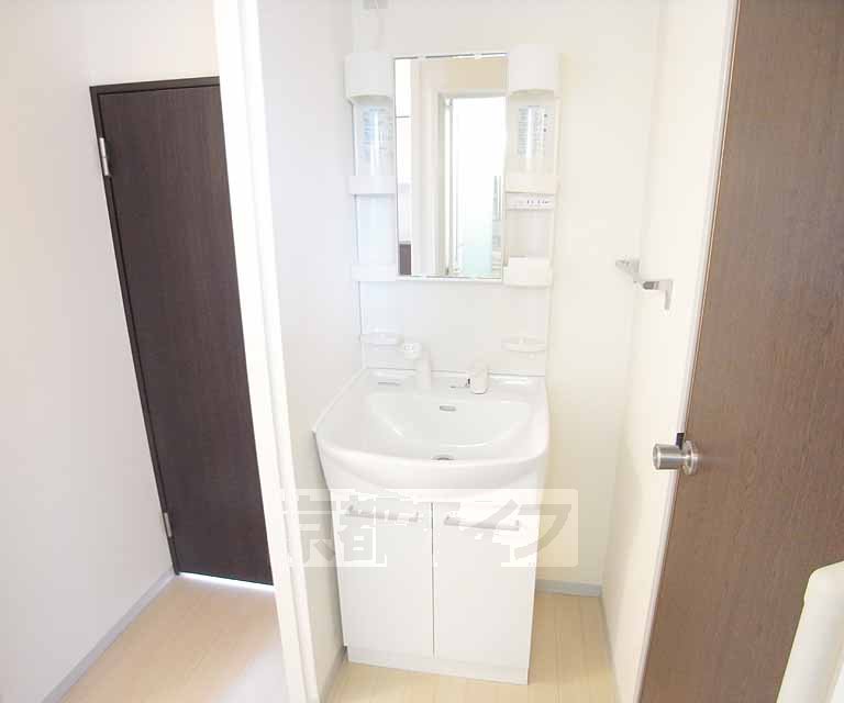 洗面設備　独立洗面台です。