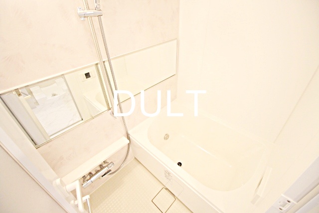 バス・シャワールーム　バスルームです。