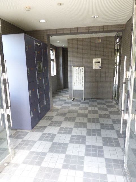 エントランス　宅配BOXあります