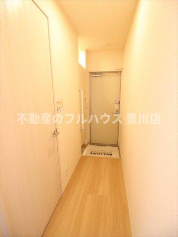 玄関　写真は別室