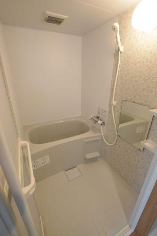 バス・シャワールーム　ゆったりとした浴槽で快適バスタイム♪