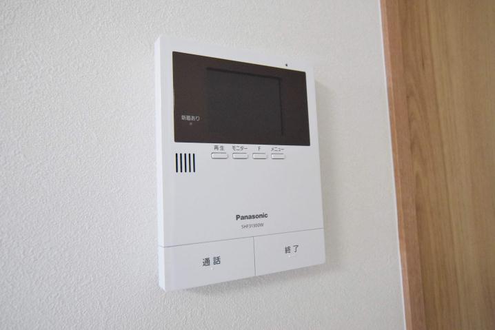 セキュリティ　来客の顔が見えて安心！TVモニターホン付きです♪