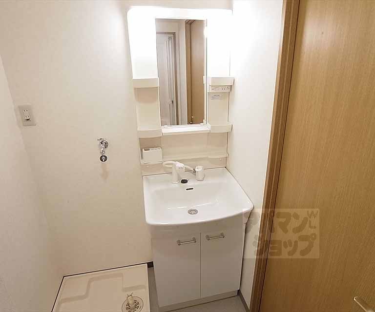 洗面設備　独立洗面台装備