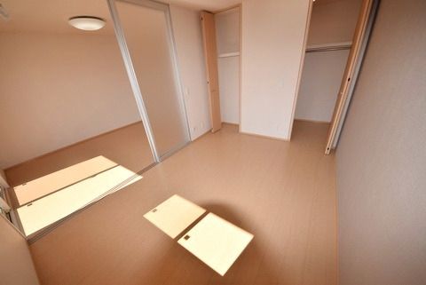 その他部屋・スペース　収納豊富な6帖の洋室