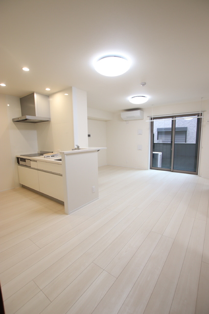 居室・リビング　【ＬＤＫ１４．７帖】リビングを見渡せるカウンターキッチン