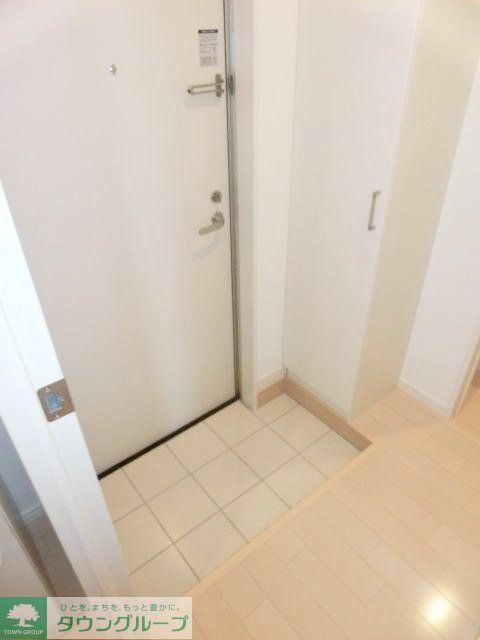 玄関　玄関下駄箱あり