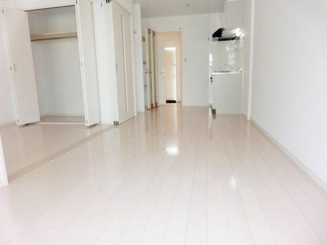 居室・リビング　隣の居室と繋げて利用可