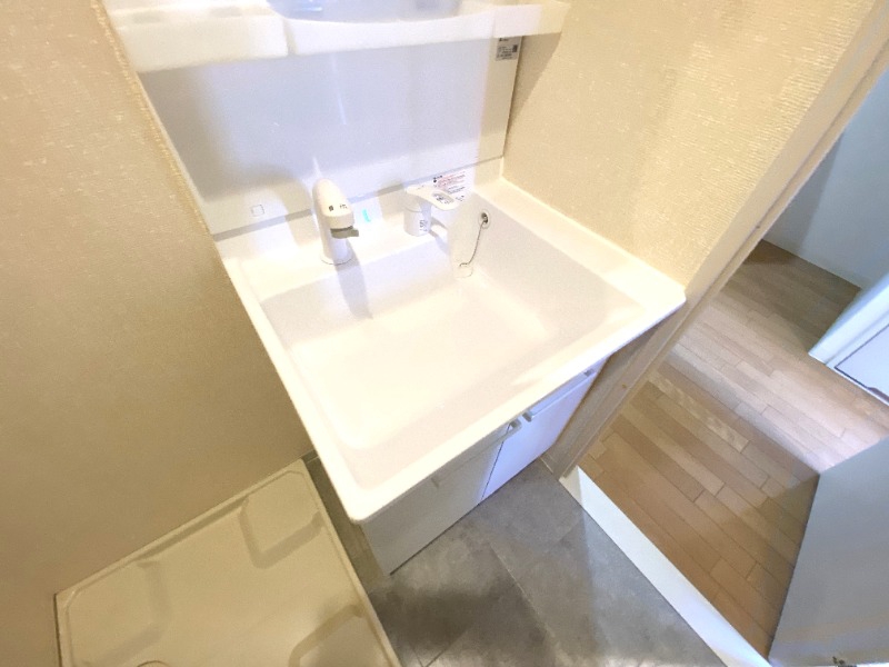 洗面設備　独立洗面台で朝の身だしなみもバッチリ♪
