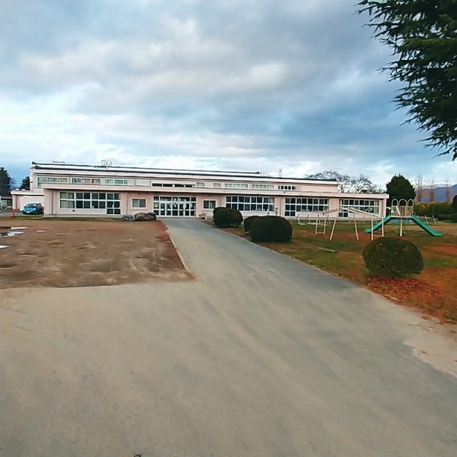 小学校　松本市立芝沢小学校（小学校）まで1635m