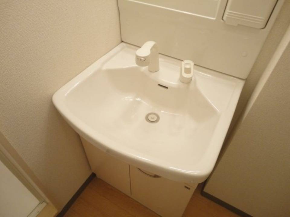 洗面設備　シャワー付洗面化粧台