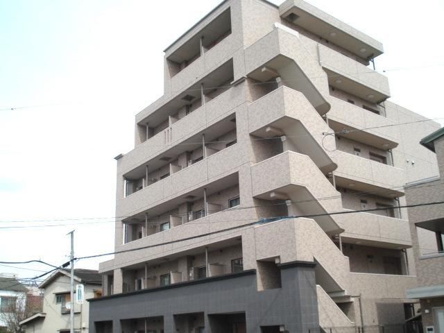 建物外観　～タイル張りの外観～