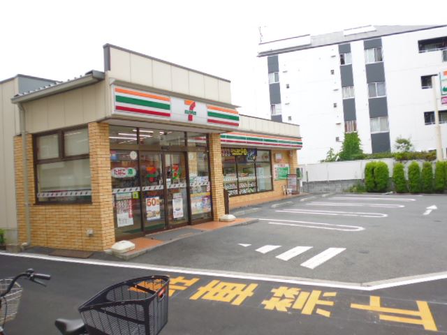 コンビニ　セブンイレブン（コンビニ）まで310m