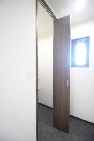 玄関　シューズクローク